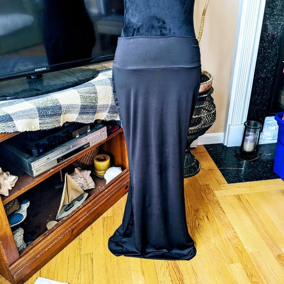 SOLD skirts BUNDLE AND SAVE I ALSO ACCEPT OFFERS F - Picture 3 of 7